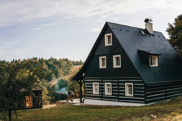 Découvrez les avantages d'un chalet clé en main confortable
